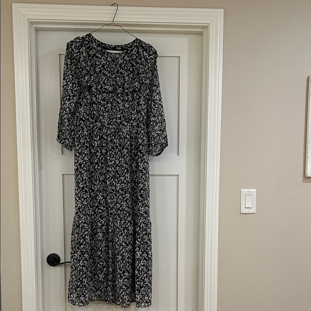 LOFT Black and White Floral Long Sleeve Dress